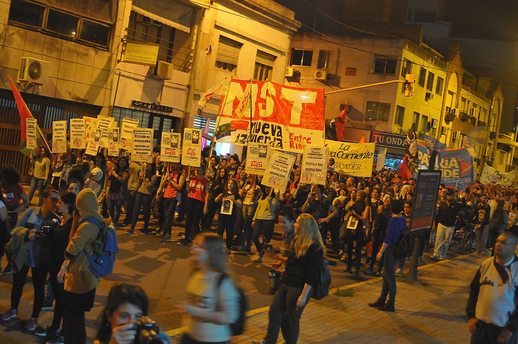 ¿Dónde está Santiago? fue la pregunta que atravesó la marcha. Foto UNO Juan Manuel Hernández.&nbsp;