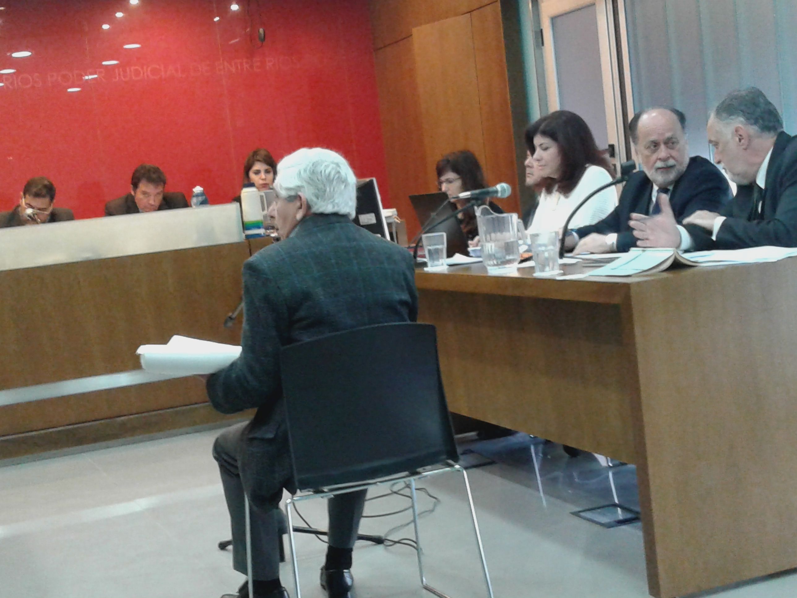 Desmemoria. Adolfo Blejer leyó varias veces un informe, pero no pudo brindar precisiones.