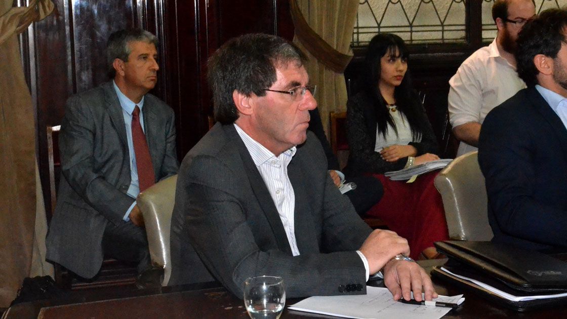 Anuncio. Ballay y Elías en la reunión de ayer. La Nación le dio un pequeño respiro a la Provincia.&nbsp;