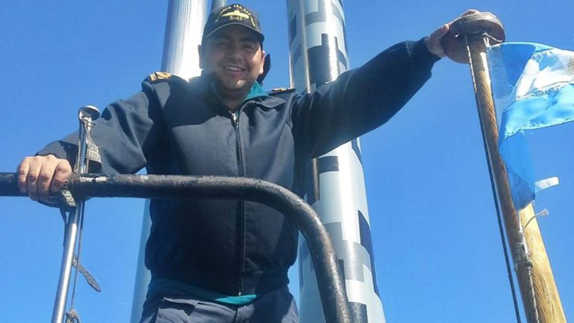 Una incógnita. El oficial de Concordia y el resto de los 43 tripulantes no han dado señales de vida. Foto: Diario Río Uruguay.