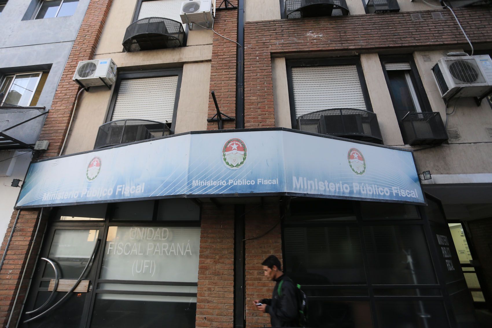 Fugaz. El paso de Flores por la oficina de Vilchez fue para notificarse de la denuncia en su contra.