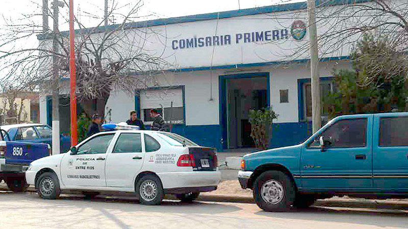 Auxilio a la madrugada. El muchacho fue hasta la comisaría primera a dejar la droga.