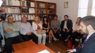 En el Juzgado. El juez Reviriego encabezó una nueva reunión en su despacho con funcionarios y gremialistas.