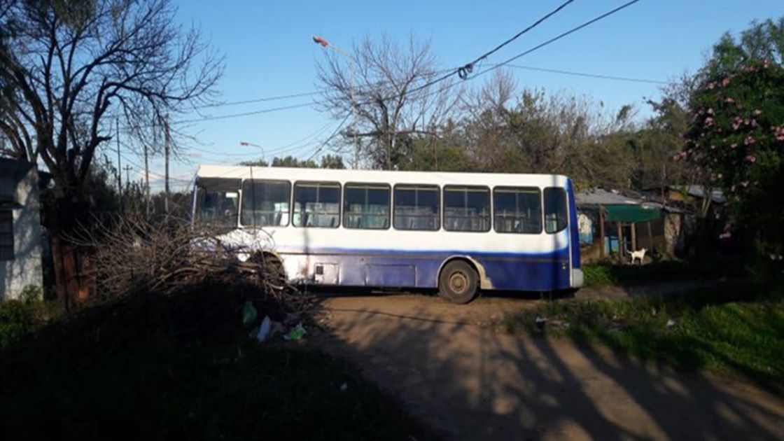 Susto. Los pasajeros salieron ilesos, pero pasaron un mal momento.