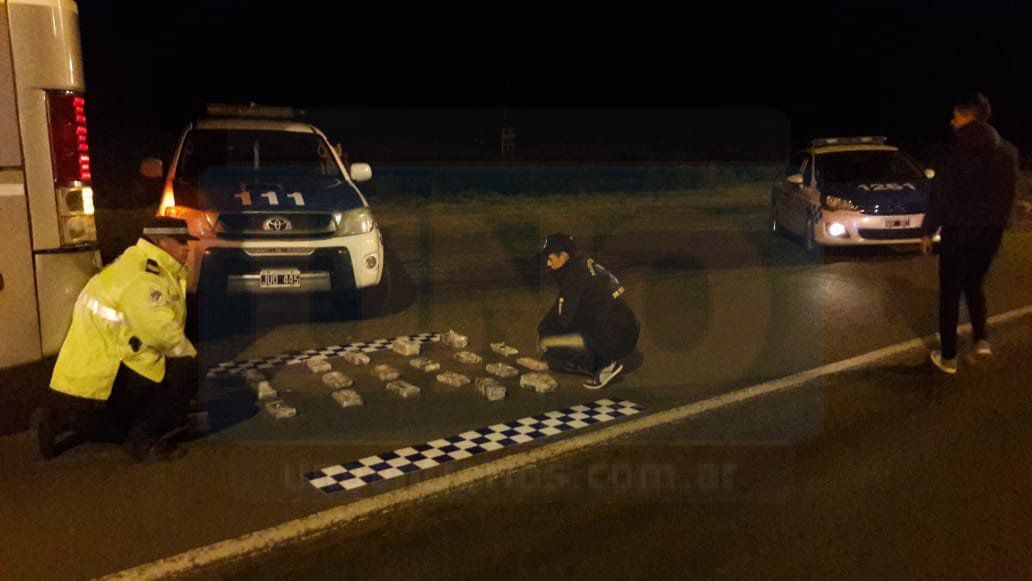 Fugado. El dueño de la valija con droga escapó hacia la zona rural aledaña en la ruta 14.