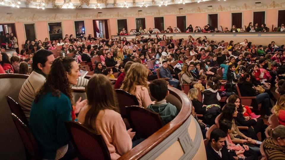 Teatro. Publico del&nbsp;Festival de Espectáculos Infantiles en el año 2017
