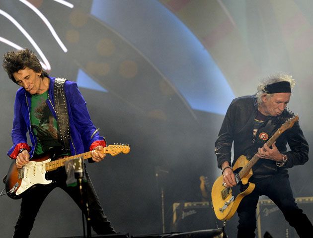 La banda británica hizo saltar y bailar a unas 50 mil personas.