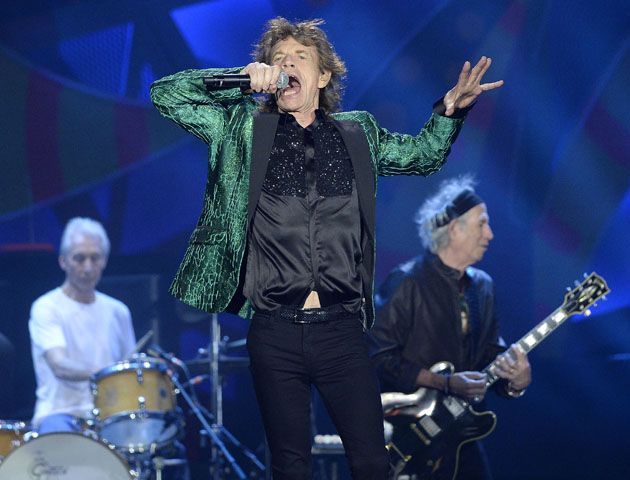 La banda británica hizo saltar y bailar a unas 50 mil personas.