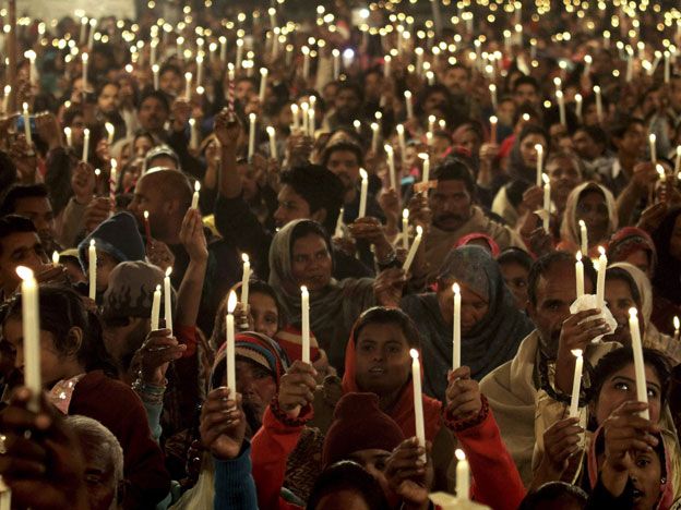 Protesta pacífica con velas.