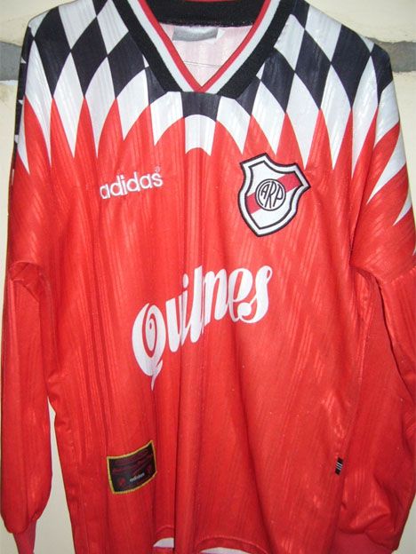 La camiseta nueva de River es un homenaje a la del 96
