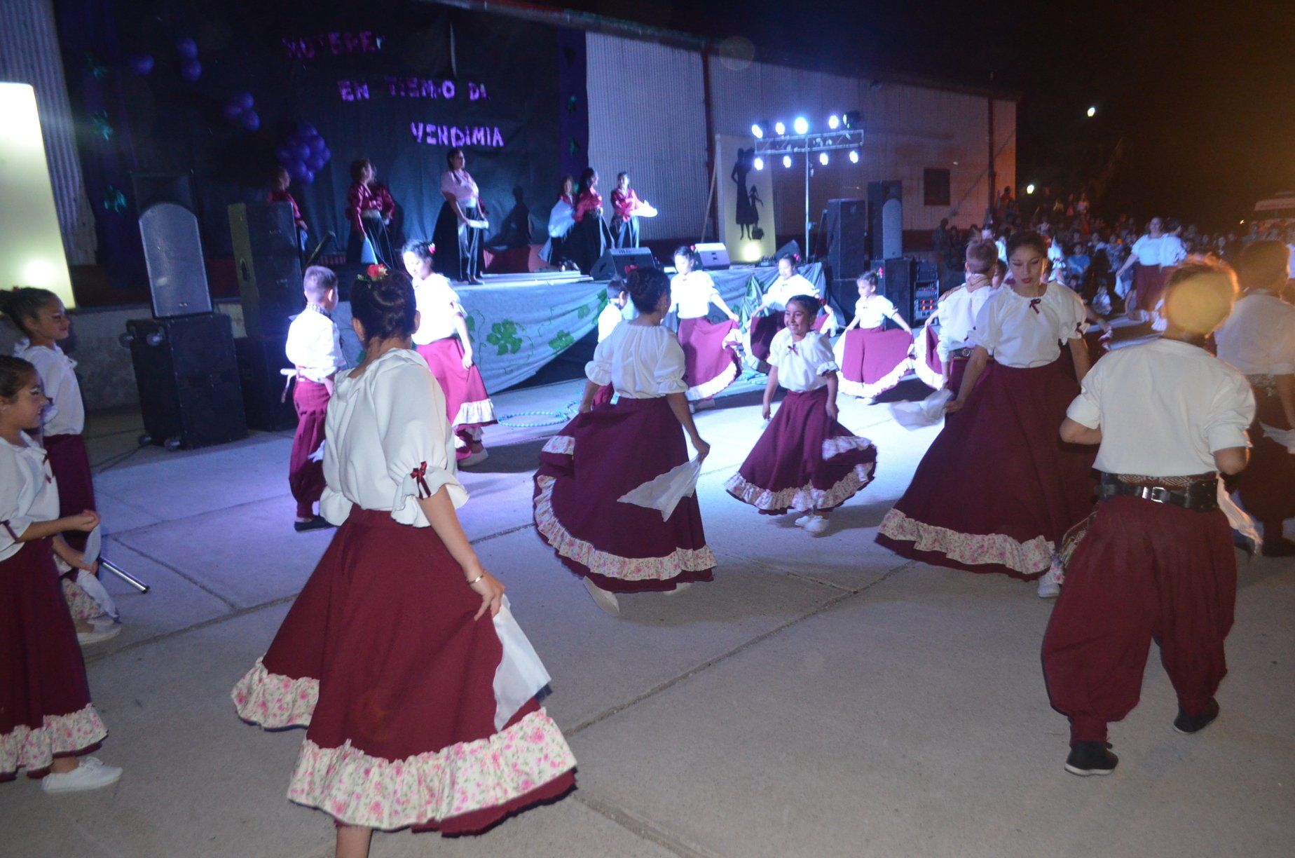 La fiesta vendimial de Monte Comán se realizó el domingo a la noche.