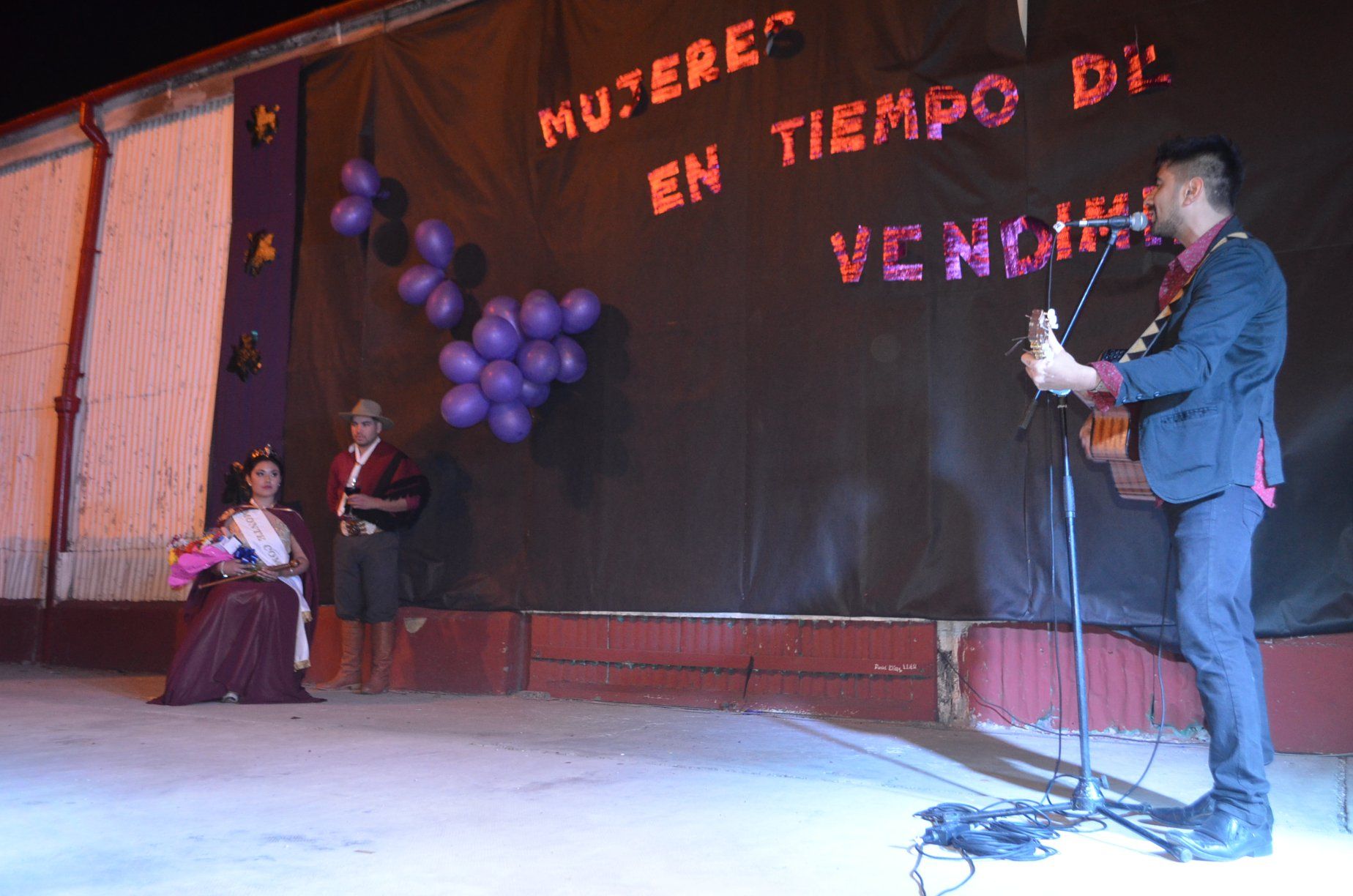 Natalia Miranda en la serena a la reina.