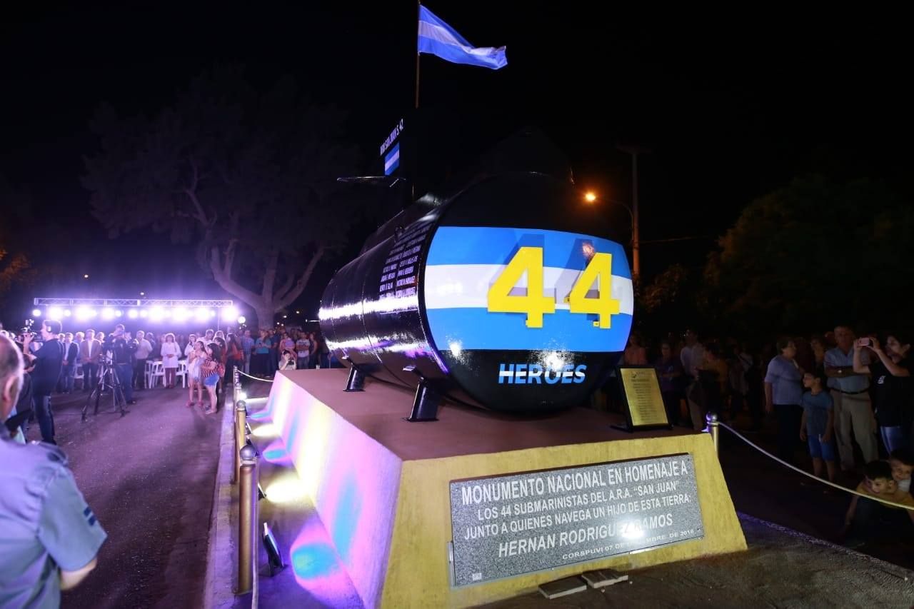 El monumento se instaló en el bulevar de la avenida San Martín de Real del Padre (fotos Municipalidad de San Rafael).