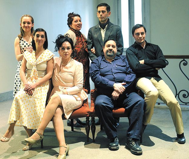Gran elenco. Claudia Racconto, Marina Bloin, Horacio Ferrer, María Laura Santos, Silvia del Castillo, Darío Anís y Daniel Bustos hacen este biodrama de Javier Daulte.
