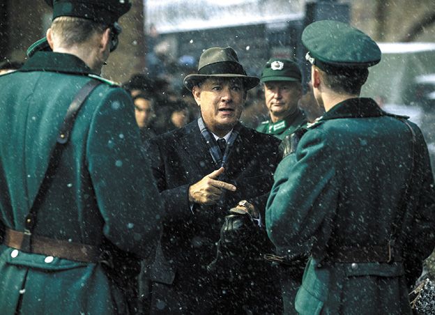 Protagonista. Tom Hanks interpreta al abogado James Donovan.
