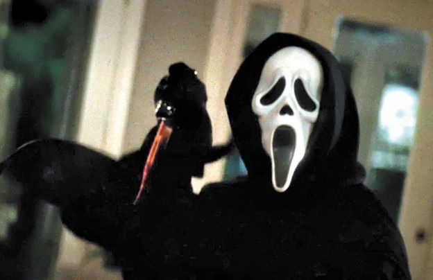 Una de sus criaturas más famosas: el asesino de Scream. Una de sus criaturas más famosas: el asesino de Scream.
