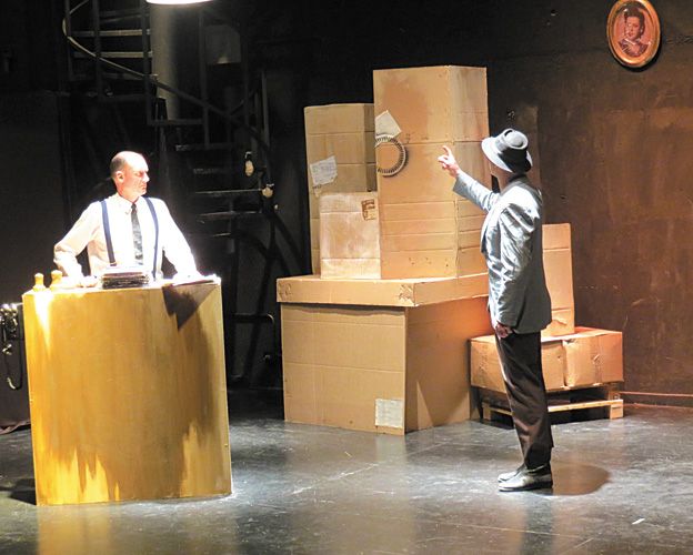 En escena. Torrez y Kemelmajer en plena función de la premiada obra dramática Tiempos de paz.