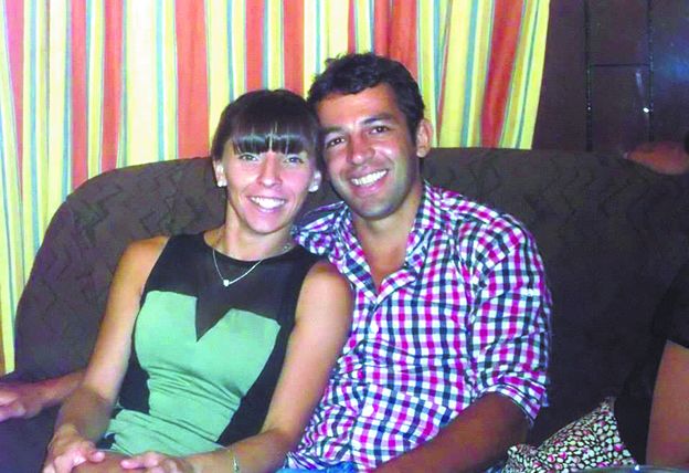 Con su novia. Lucas Gamba soríe junto a Soledad. Foto: Gentileza Lucas Gamba.