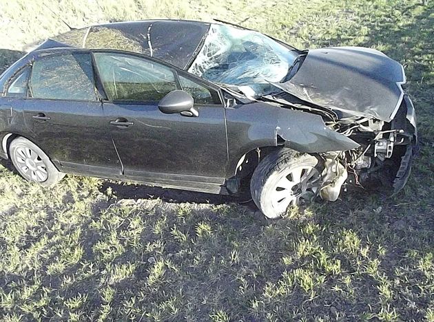 El auto quedó con importantes daños El auto quedó con importantes daños