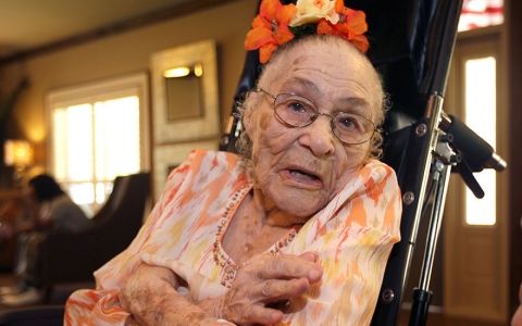 Gertrude Weaver de 116 años.