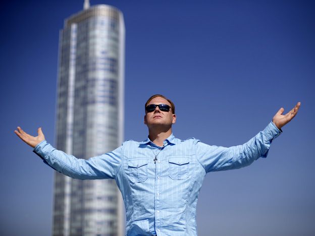 Nik Wallenda está un poco crazy... quiere entrar en la historia.