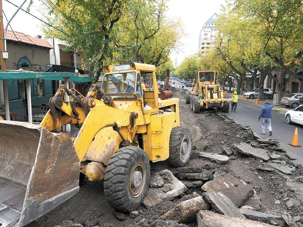 Obras públicas. Las comunas luchan por fondos para cumplir su planificación. UNO-Marcelo Aguilar.
