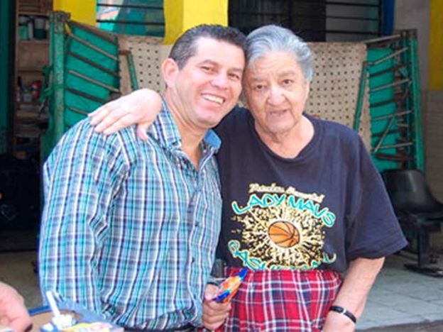 Con el alcalde de Jacona, Martín Arredondo Delgado. Foto: MiZamora.net
