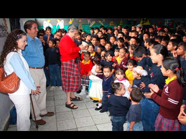 En 2011, el alcalde de Zamora, Alfonso Martínez Vázquez y su esposa, Linda Rodríguez de Martínez visitaron el albergue: Foto: MiZamora.net