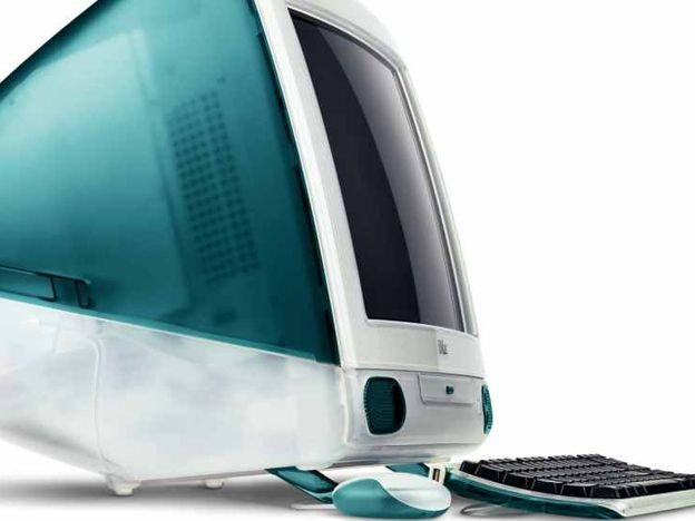 iMac  Jobs se marchó de Apple en 1985. A su regreso en 1996 tomó las riendas de la empresa, al frente de la cual no tardó en marcar un nuevo hito. Revelado en 1998, el iMac planteó un nuevo concepto de ordenador personal que ha permanecido con éxito hasta la actualidad. A pesar de que los iMAC han tenido múltiples diseños, su característica principal siempre ha permanecido inalterable: la CPU y el monitor no son independientes sino que están integrados en un mismo aparato.
