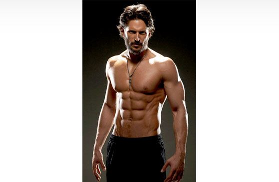 Joe Manganiello interpreta a un hombre lobo en True Blood.