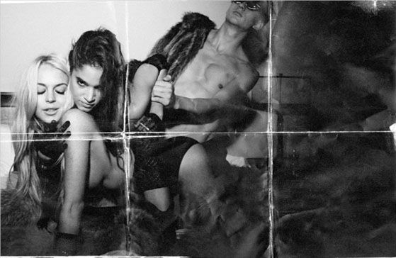 Lindsay Lohan en una ardiente sesión fotográfica para la revista Muse.