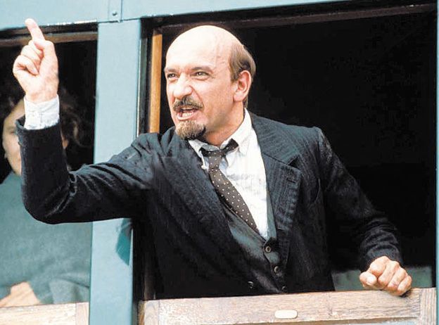 Ben Kingsley en la piel de Lenin para una serie de televisión, a fines de los ’90.