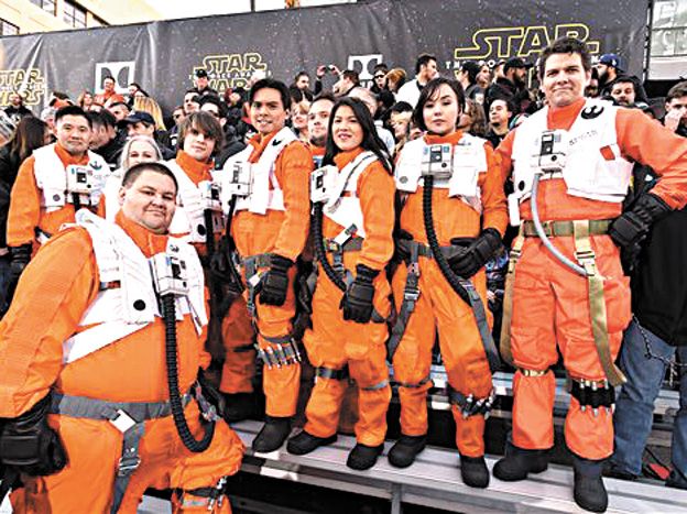 No importan los años que pasen, los fanáticos de la saga son capaces de acampar varios días a las puertas de los cines.