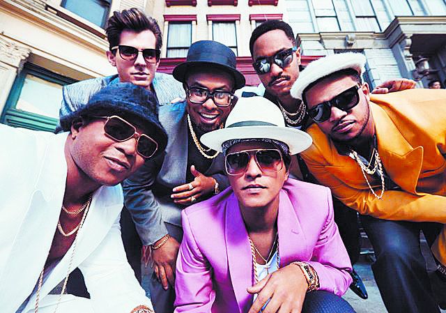 Uptown Funk, de Mark Ronson y Bruno Mars, busca quedarse con el premio a Grabación del año, aunque no la cantarán en el show.