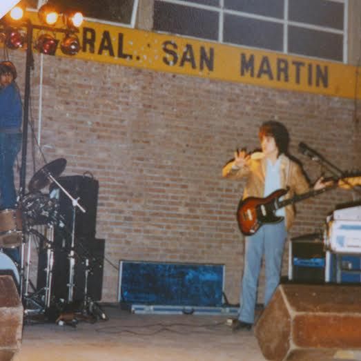 Ochentoso. Pedro Aznar probando sonido.