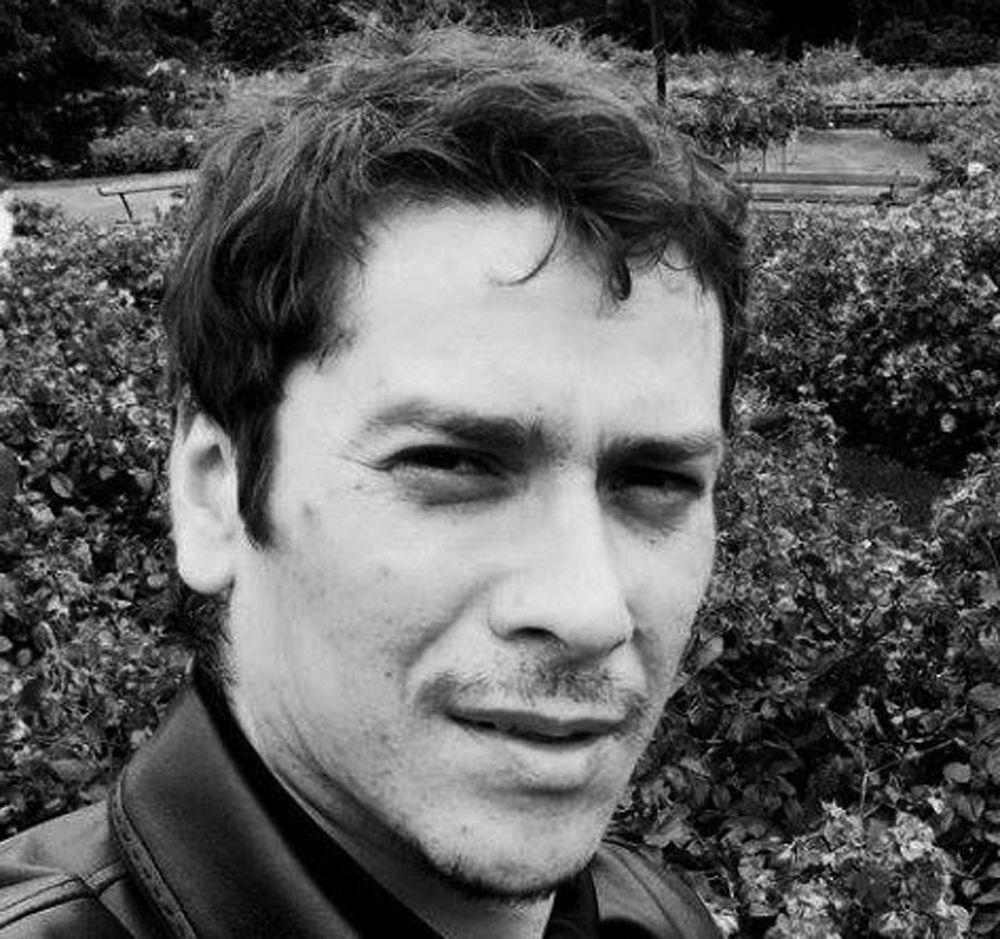 Celebrado. Tiene 49 años, estudió aquí y se perfeccionó en Buenos Aires.