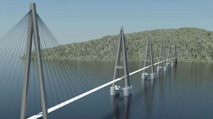 Puentes flotantes en algunos tramos.