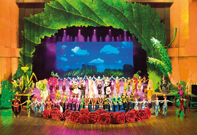 Un despliegue que sorprende. El circo exhibe toda su producción en escena.