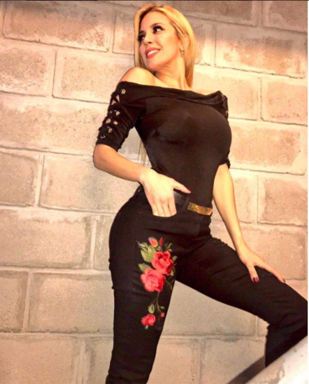 Virginia Gallardo. Virginia Gallardo.