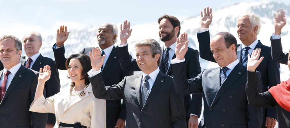 Elenco internacional. El brasileño Leonardo Franco, la chilena Paulina García, Darín y el mexicano Daniel Giménez Cacho, en la cumbre de presidentes.