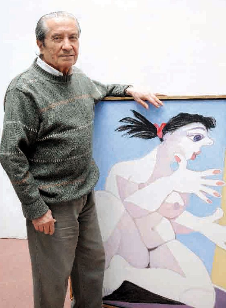 Destacadas. Bermúdez junto con algunas de las cientos de obras que pintó.