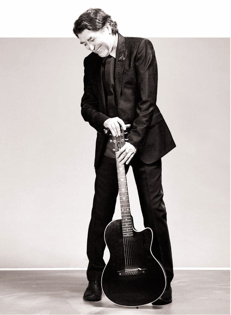 En pie. Pese a algunos problemas de salud, Joaquín Sabina continúa su gira.