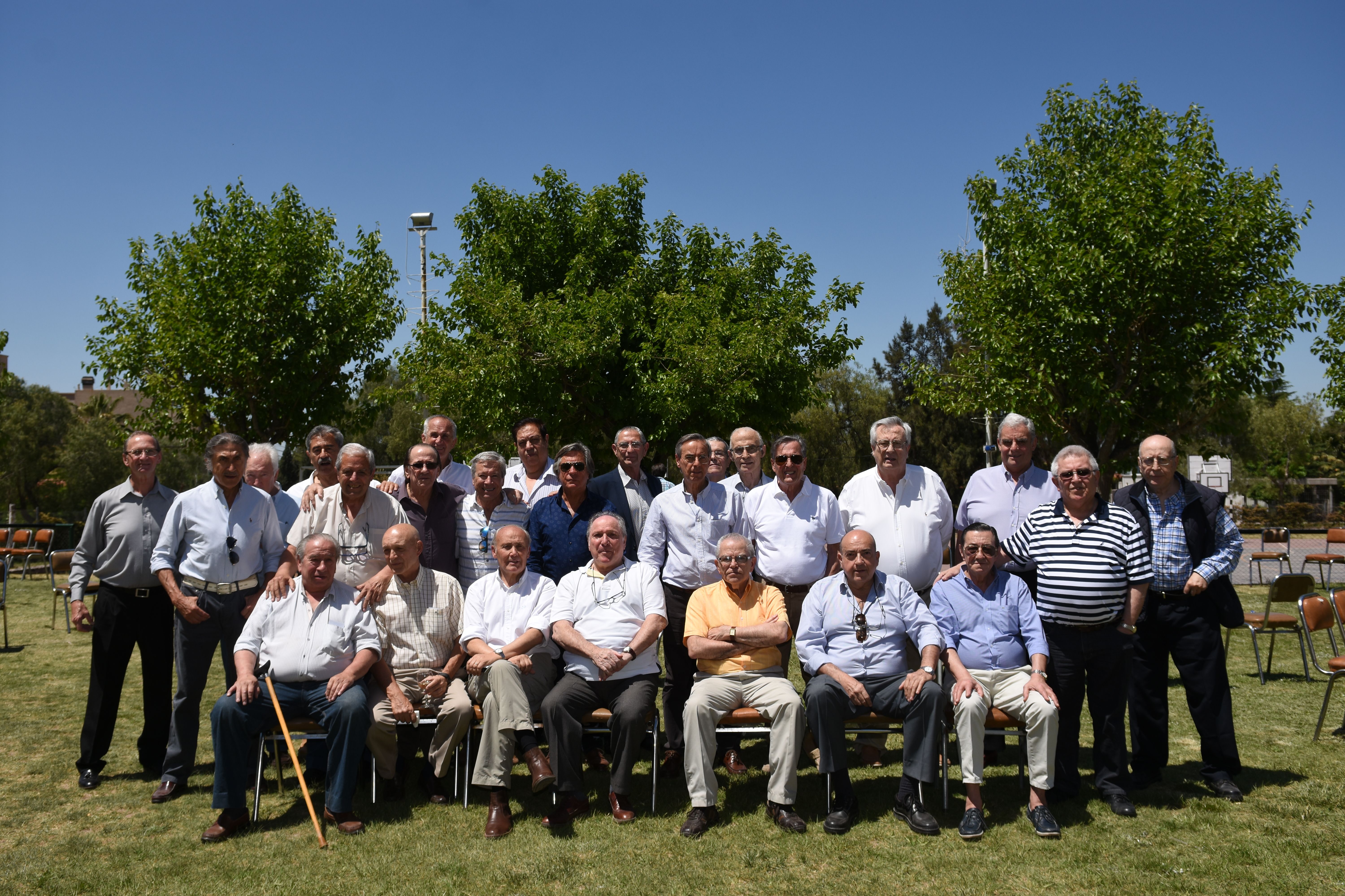 La promoción 64 destaca el valor de la amistad. Una vez al mes se rúnen para disfrutar y compartir historias de vida.