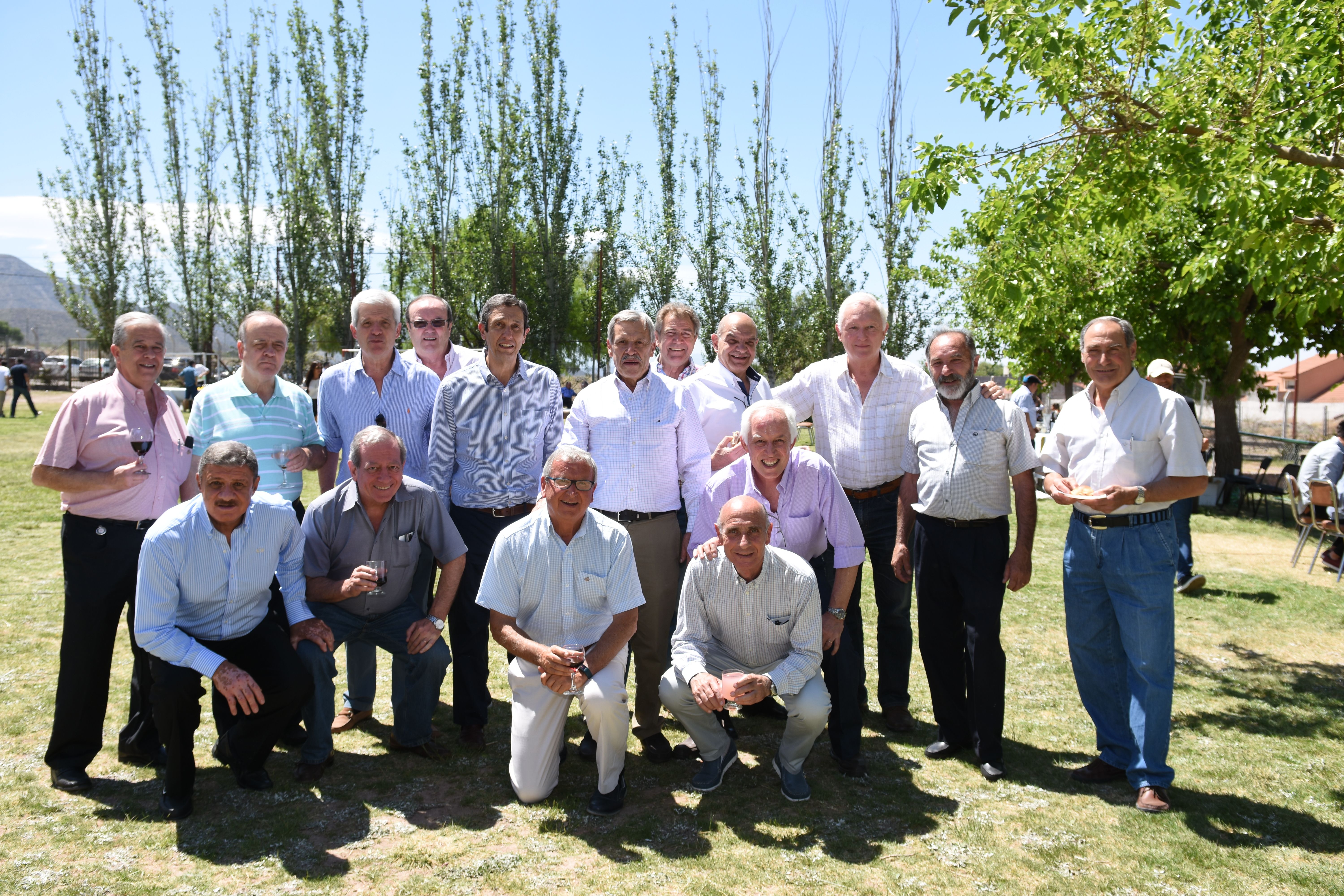 La gloriosa 68 junto al hermano Eutimio Rubio (actual director general de Maristas).