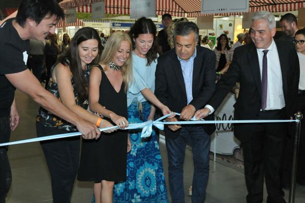 El Gobernador Alfredo Cornejo participó de la apertura del festival gastronómico ConBoca en el complejo Arena Maipú. Fuente: Luis Amieva&nbsp;