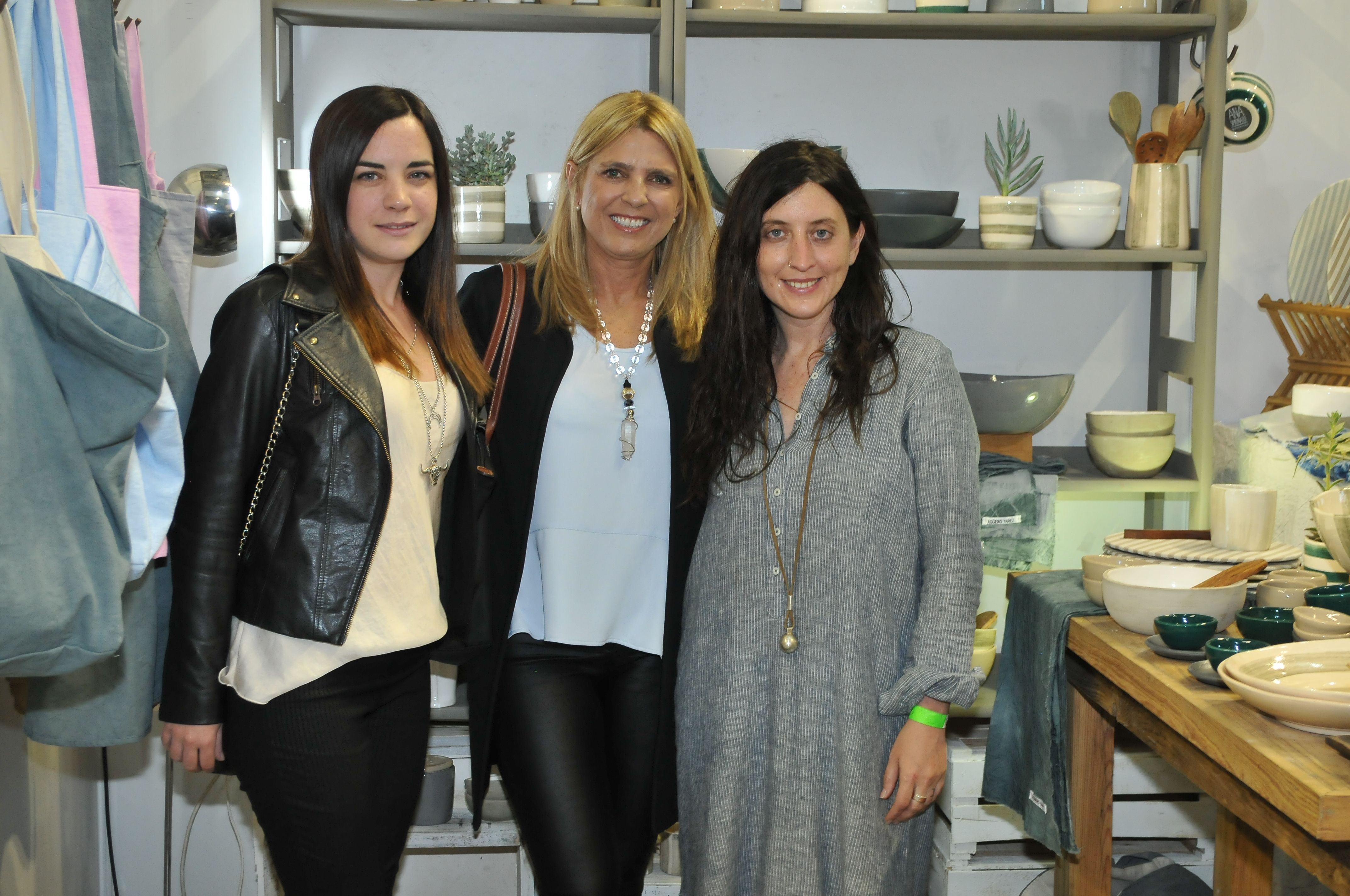 Gaby Fernández, Pity Sánchez Nieto y la artista Anabel Simionato.
