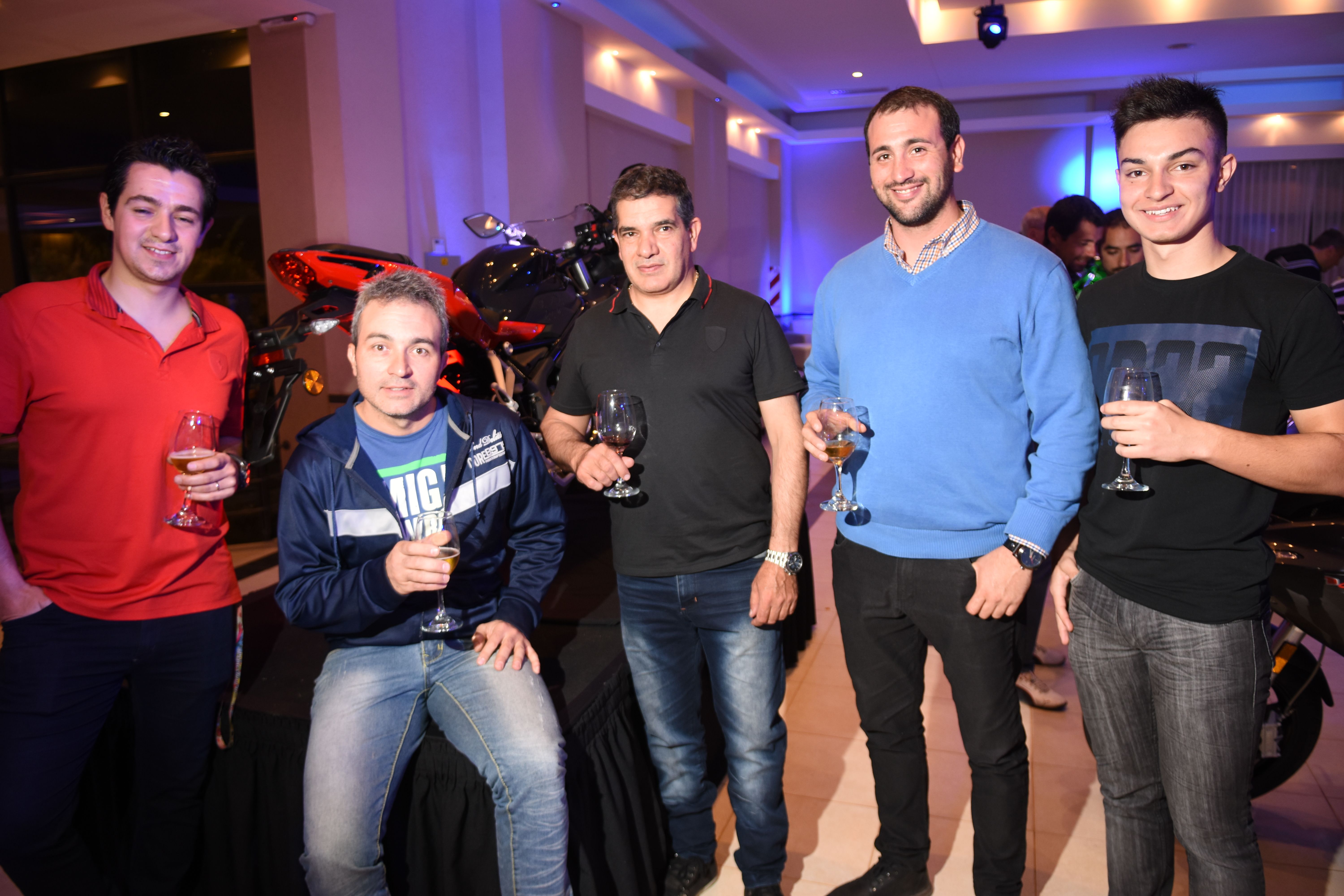 Maximiliano Lisante, Tury Francesconi, Luis Lisante, Emiliano Francesconi y Gerardo Caligari.