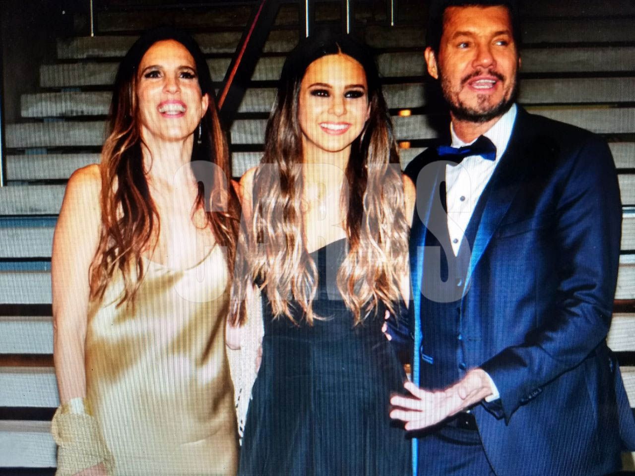 Juanita Tinelli junto a Paula robles y Marcelo Tinelli.&nbsp;Foto:&nbsp;Gentileza CARAS