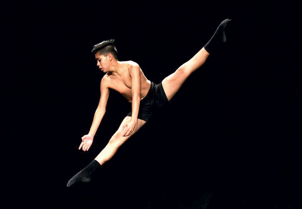 Revelación. El joven bailarín fue uno de los galardonados en los Premios Escenario.