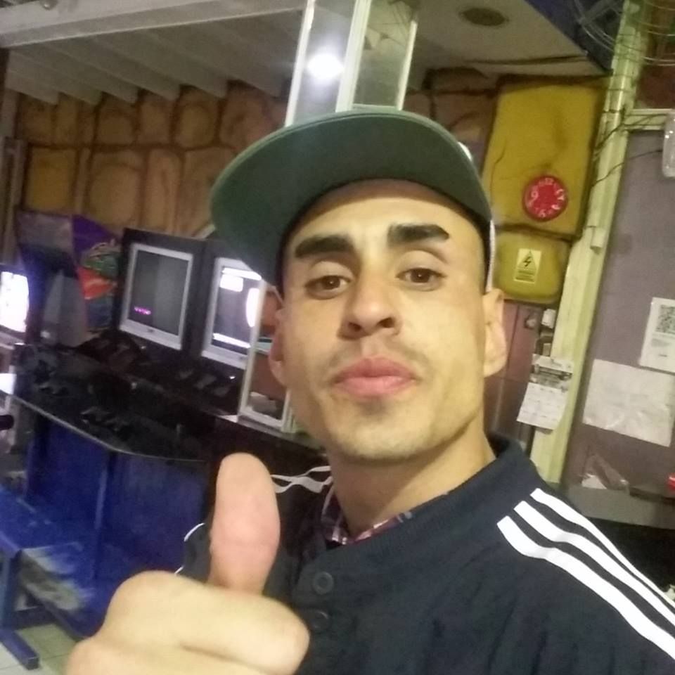 El joven recibió un disparo en la cabeza.